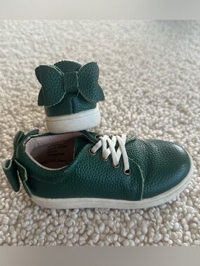 Monkey Feet green bow shoes girl 18-24 months leather